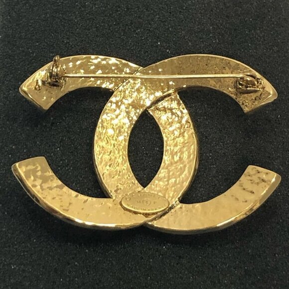 CHANEL CC Logo Vintage Brooch Gold Tone Pin 94P Auth - Picture 6 of 16